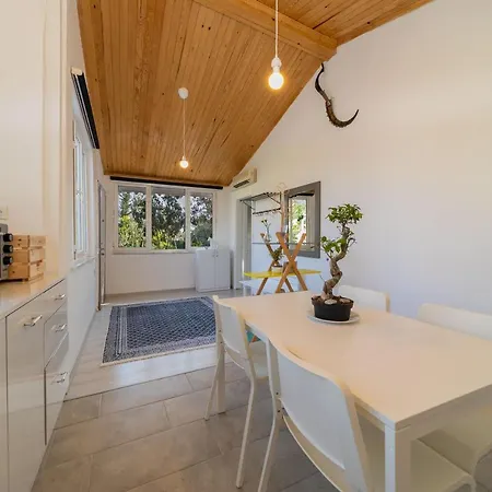 Serene House With Sea View And Garden In Muratpasa Daire