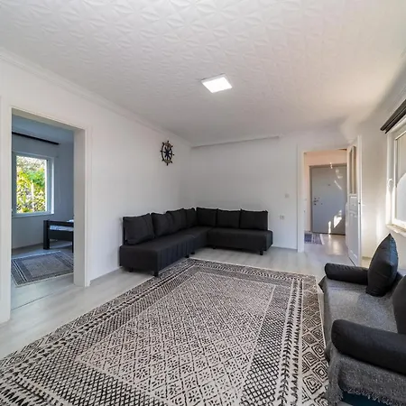 Serene House With Sea View And Garden In Muratpasa Daire *